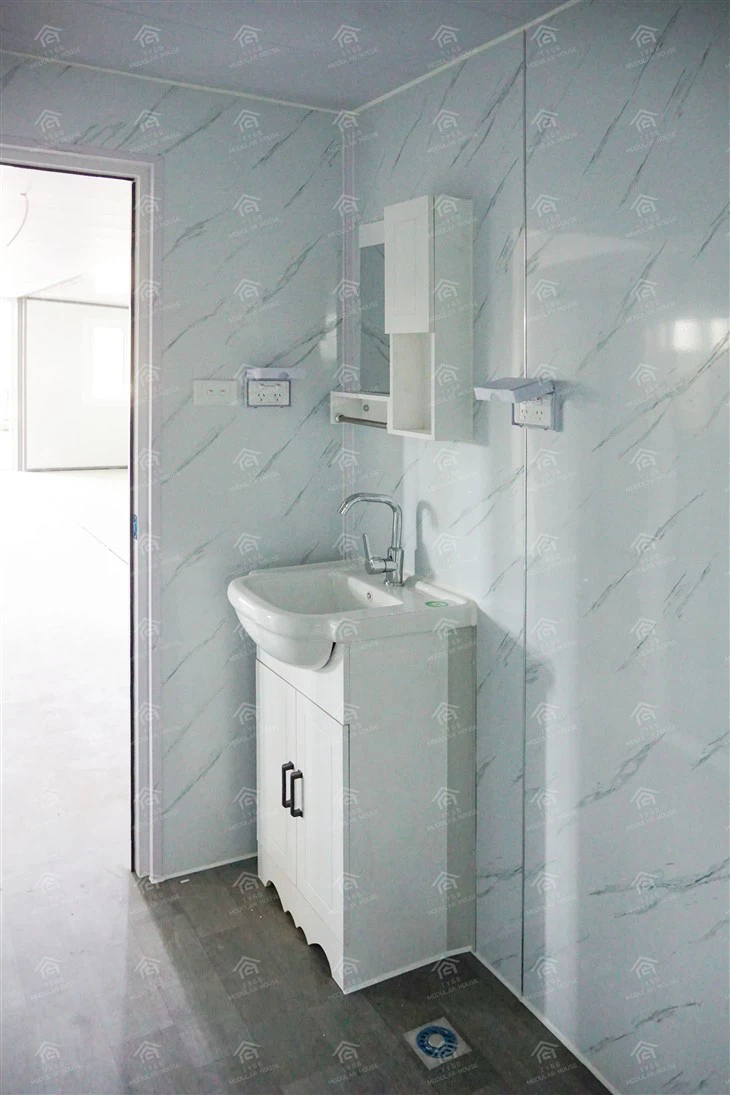 Large 2 Bedroom Mobile Home